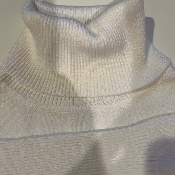 Reitmans Turtleneck white sweater - Picture 4 of 5